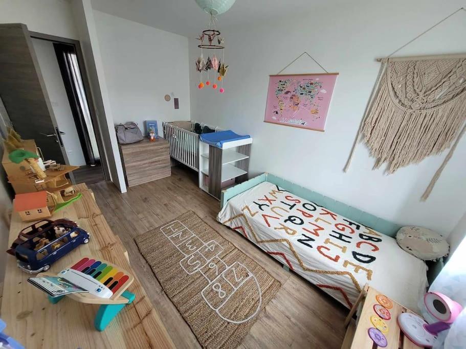 فيلا Coutrasفي Maison Individuelle Cloturee المظهر الخارجي الصورة